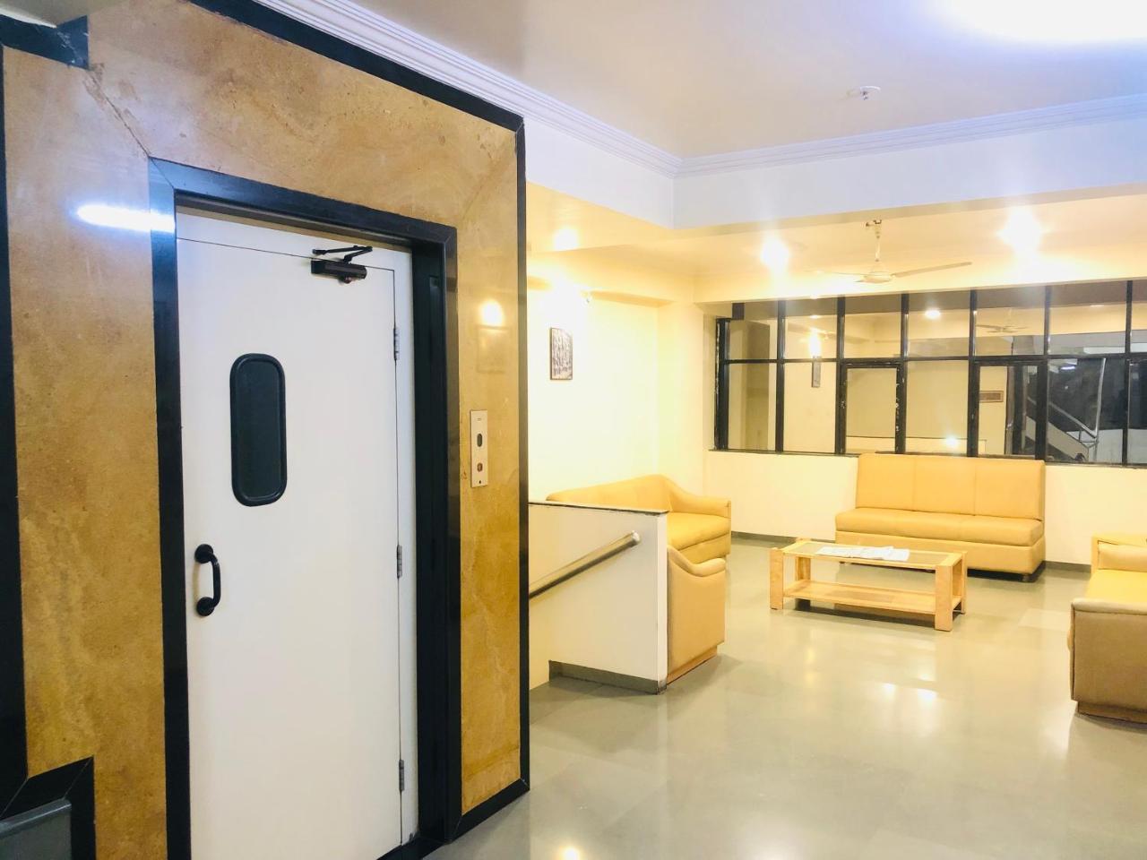 Hotel New Uttam Hira Palace Nashik Extérieur photo